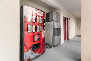 Vending machine - Red Roof Inn Houston - Willowbrook (Houston)