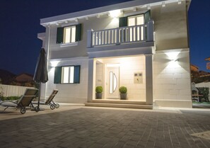 Front of property - Villa Kami (Sibenik)