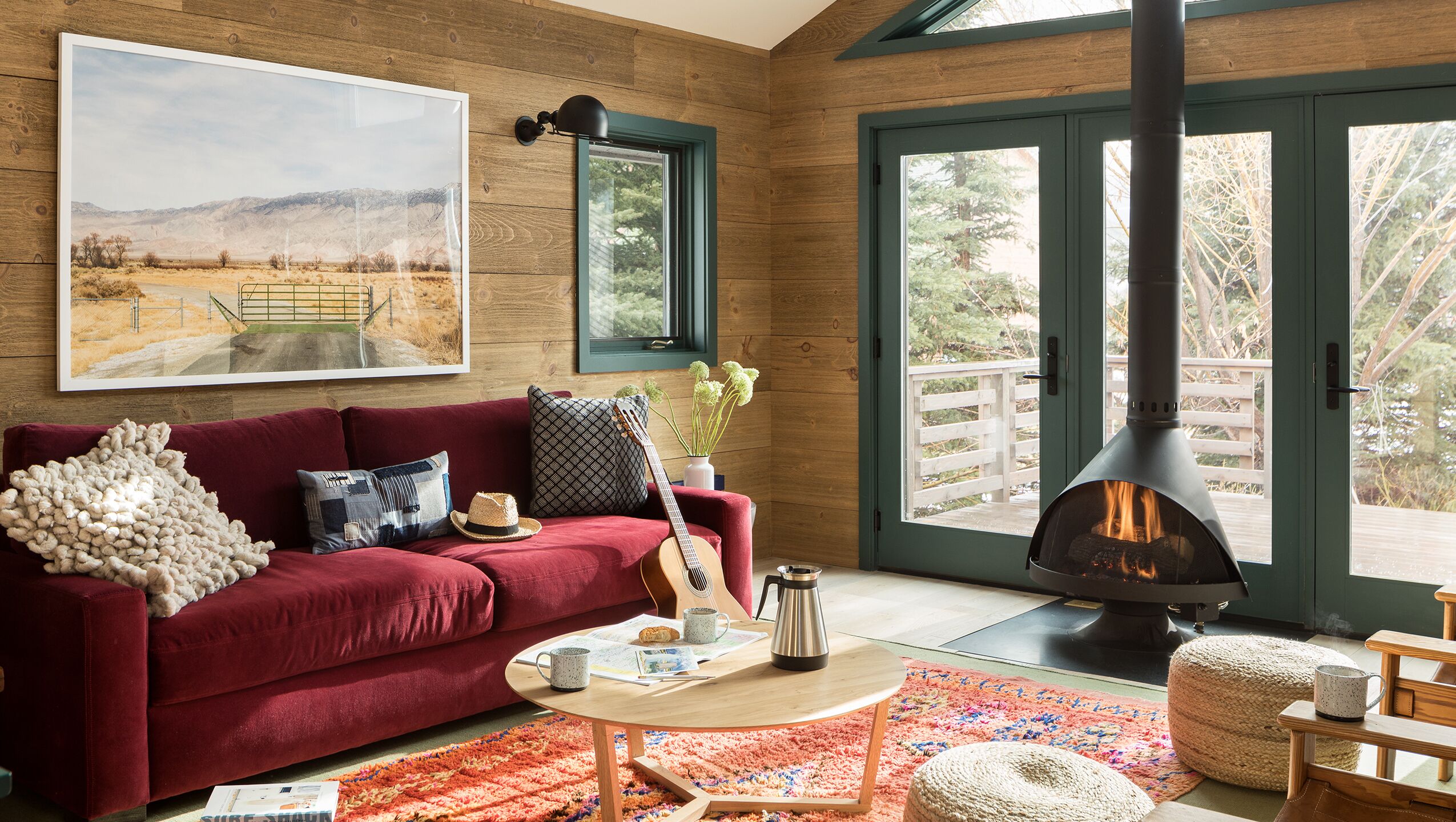 Conveniently located villa with Scandinavian vibe and western features