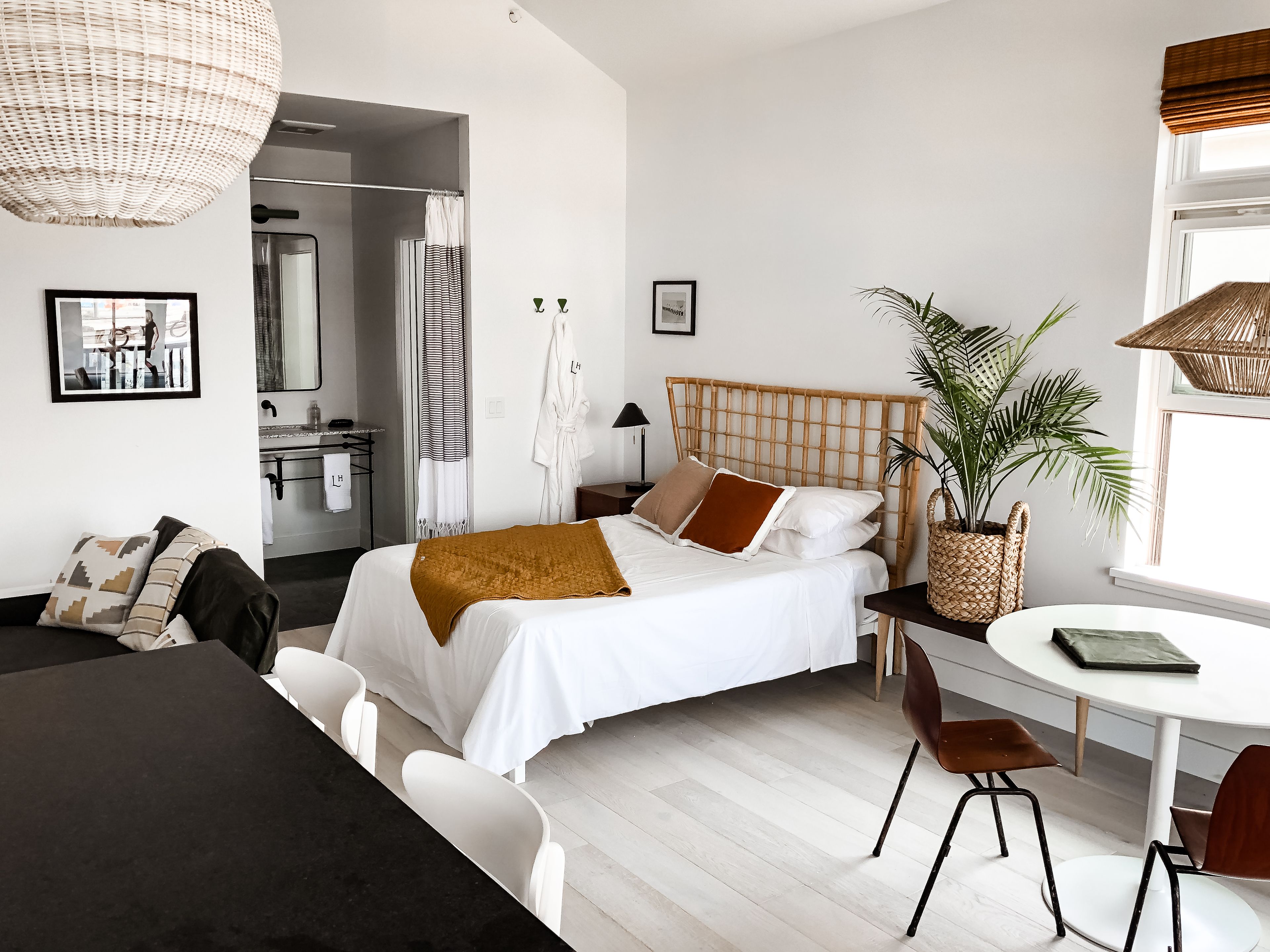 Egyptian cotton sheets, premium bedding, down comforters, pillowtop beds