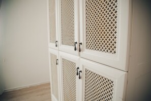 Ropa de cama de alta calidad, decoración personalizada y wifi gratis 