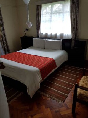 Habitació individual estàndard | Escriptori, wifi gratuïta i roba de llit 