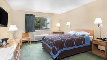 Habitación básica, 1 cama de matrimonio, accesible para personas con discapacidad, no fumadores | 1 dormitorio, escritorio, espacio para trabajar con un portátil