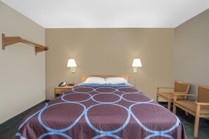 Basic Room, 1 Queen Bed, Non Smoking | Desk, laptop workspace, blackout drapes, free WiFi