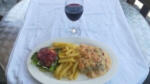 Food and drink - Hotel Contadora (Saboga)