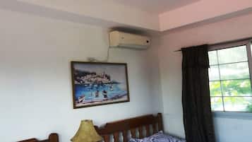 Habitación estándar (3) | Wifi gratis y ropa de cama