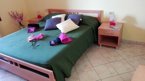 1 bedroom, individually decorated, individually furnished, desk - Paradise Bed & Breakfast (Cefalù)
