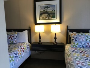 Deluxe Double Room, Multiple Beds | Blackout drapes, free WiFi, bed sheets - Nomad motel (Clinton)