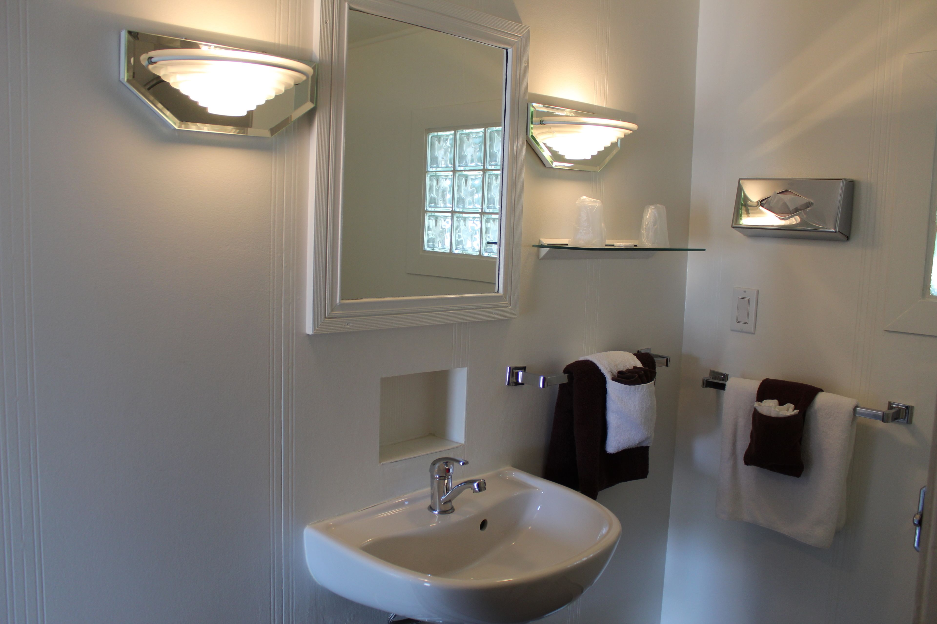 Quarto casal luxo, várias camas | Banheiro | Chuveiro/banheira combinados, toalhas de banho