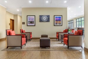 Lobby - Comfort Inn & Suites Lakewood by JBLM (Lakewood)
