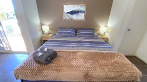 1 chambre, bureau, Wi-Fi, draps fournis