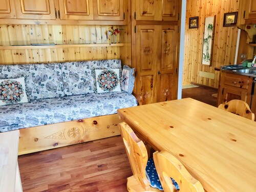 NIDO DEL CERVINO - APPARTEMENT DE STYLE ALPIN AVEC ENTRÉE INDÉPENDANTE