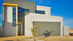 Exterior - 33 Inggarda Lane - Impressive Marina property (Exmouth)
