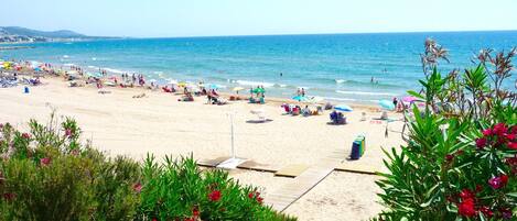 Beach nearby, beach towels