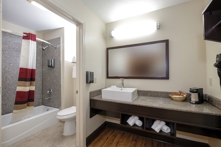 Combined shower/bathtub, free toiletries, hair dryer, towels. Red Roof Inn PLUS+ Hammond
