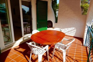 Outdoor dining - N083 - Numana, three-room apartment with panoramic terrace (Numana)