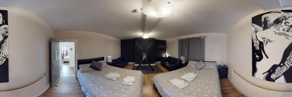 特色家居、办公桌、笔记本电脑工作区、遮光窗帘