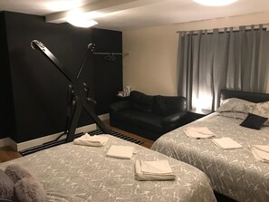 ตกแต่งพิเศษโดยเฉพ��าะ, โต๊ะทำงาน, พื้นที่ทำงานแบบใช้แล็ปท็อป