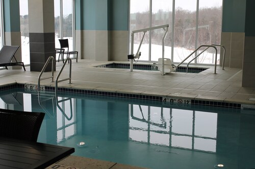 Holiday Inn Express & Suites Hudson I-94 by IHG