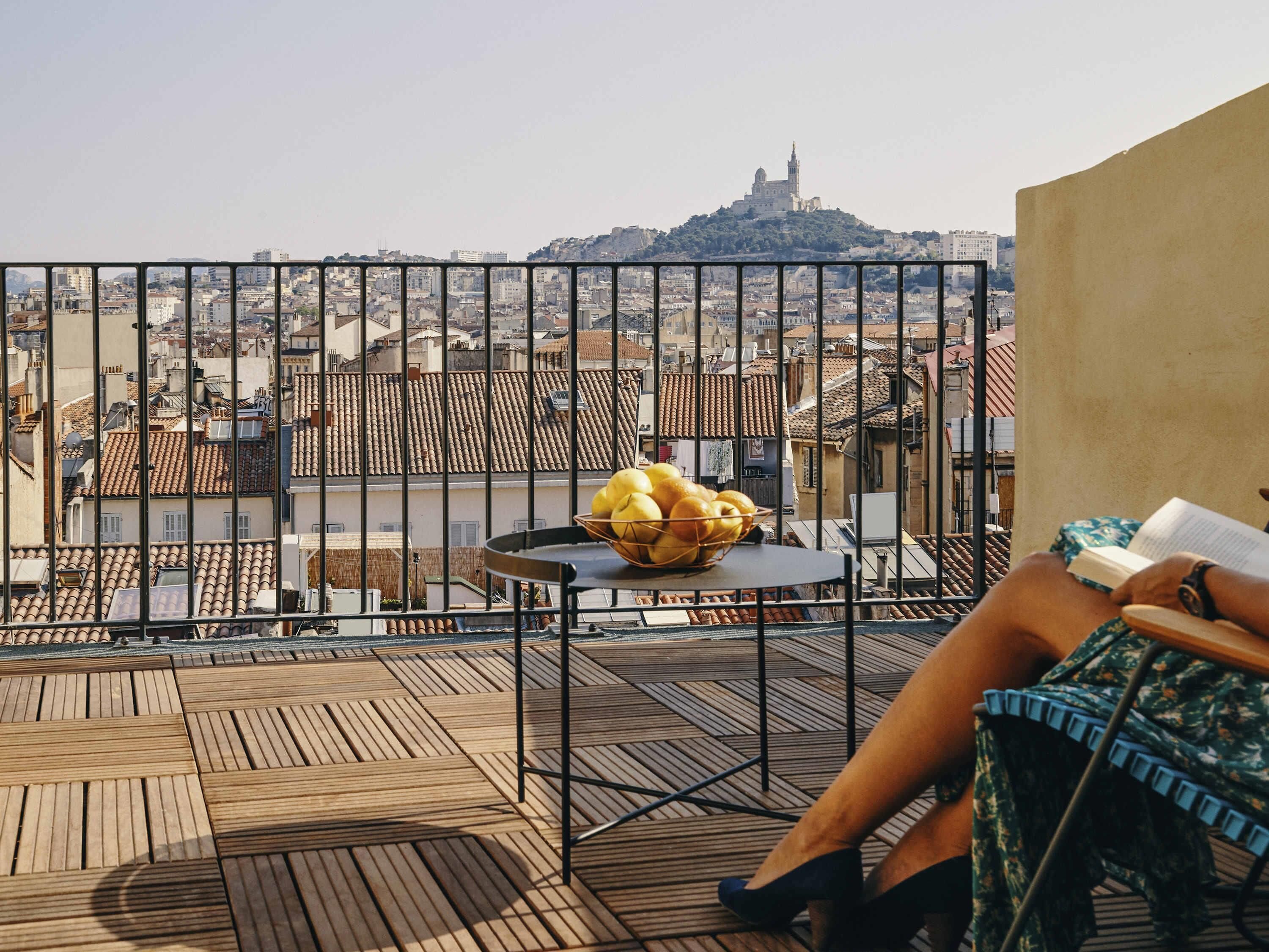 迷你吧、客房内保险箱、办公桌、遮光窗帘