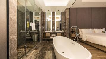 Quarto luxo, 2 camas de solteiro | Cofres nos quartos, individualmente decorados