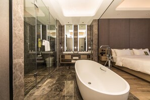 Deluxe Room, 2 Twin Beds | In-room safe, individually decorated, individually furnished, desk - Mercure Xian Hi Tech Zone (Xi'an)