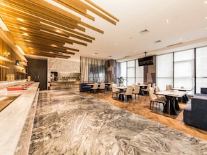 每日供應吃到飽早餐 (每人 CNY58)