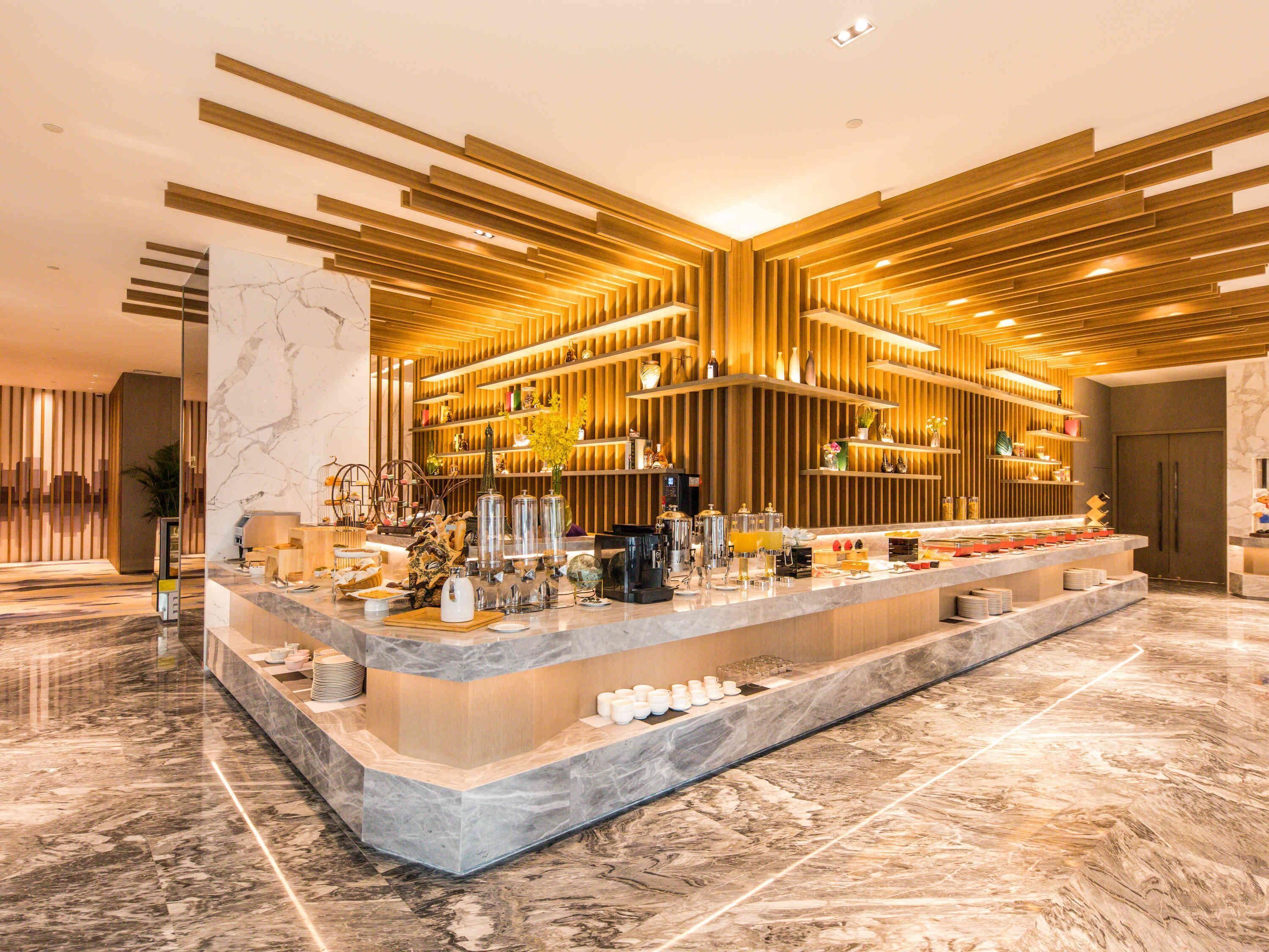 Bar (trong khuôn viên)