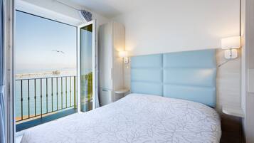 In-room safe, free WiFi, bed sheets