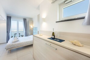 Habitación superior, vistas al mar (Tramontana) | Vistas desde la habitación