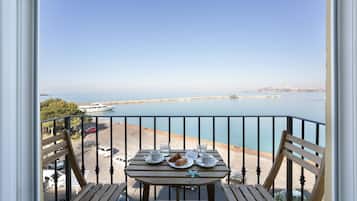 Habitación superior, vista al mar (Tramontana) | Vista del balcón