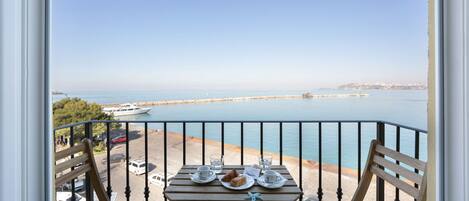Camera Superior, vista mare (Tramontana) | Vista balcone