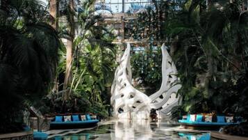 المنشأة من الداخل