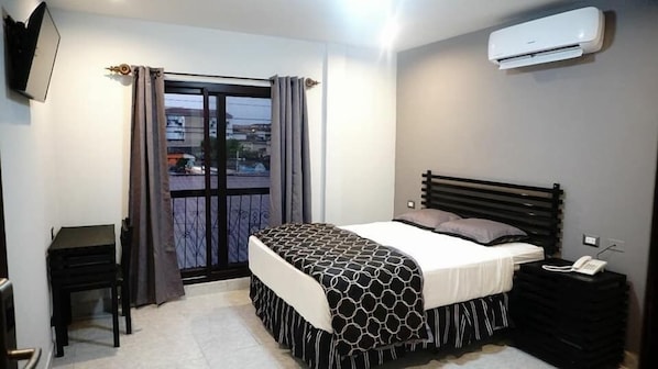 Iron/ironing board, free WiFi, bed sheets