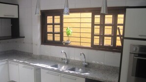 House | Private kitchen - Casa Elvis Guarujá (Guarujá)