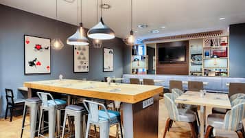 Daily buffet breakfast (EUR 17.9 per person)