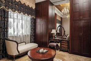 Cribs/infant beds - Huaxin Hotel (XIANNING)