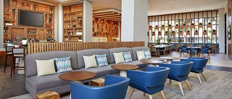 Lobby-lounge