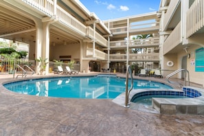 Outdoor pool - Hotel Kona Bali Kai (Kailua-Kona)