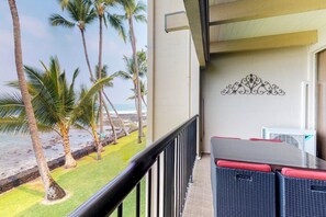 Balcony - Hotel Kona Bali Kai (Kailua-Kona)