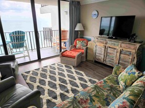 TV, stereo - Totally Renovated Ocean Front Condo With Indoor/Outdoor Pools (Murrells Inlet SC)