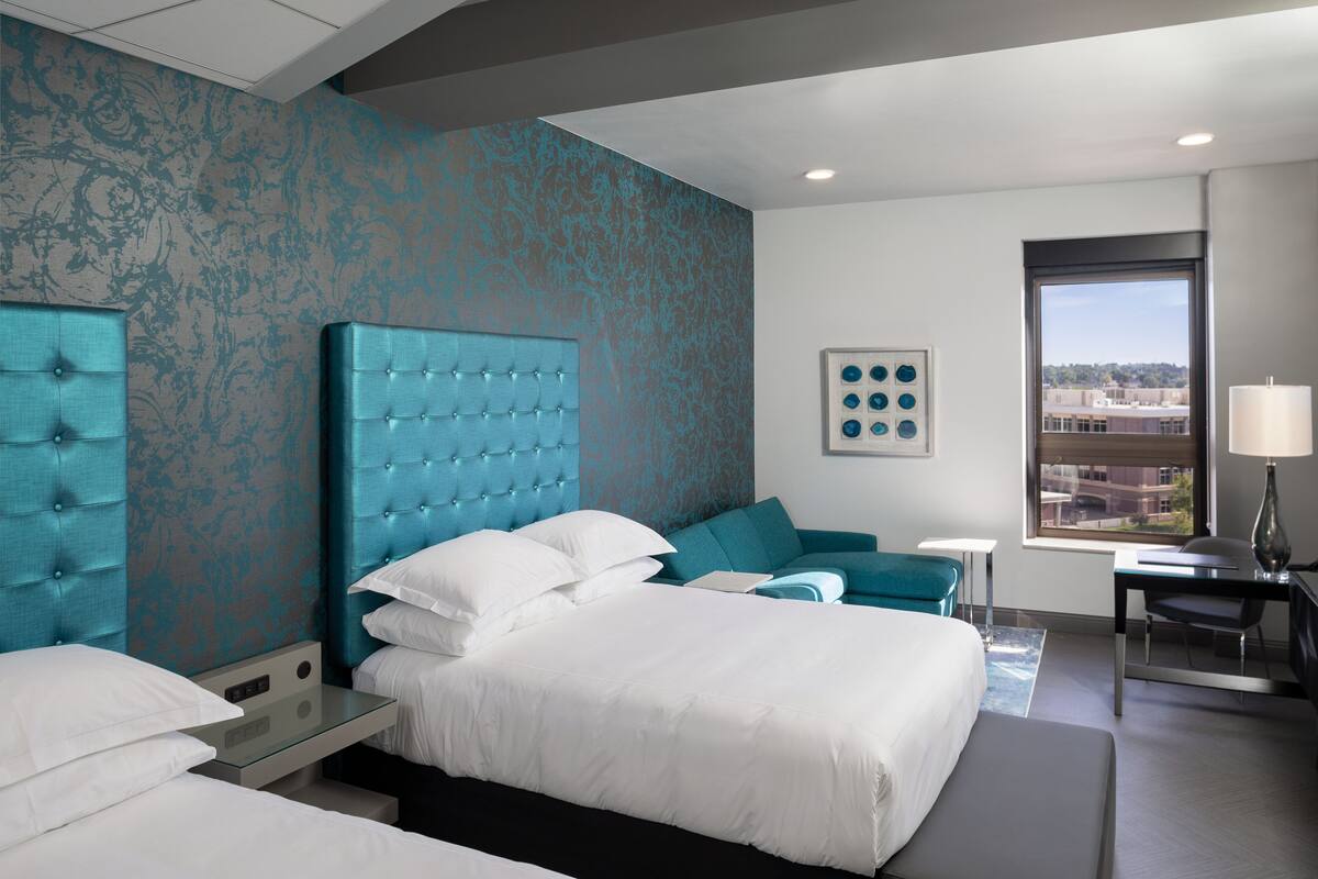 Superior Suite, 2 Queen Beds, River View (Peacock Suite)