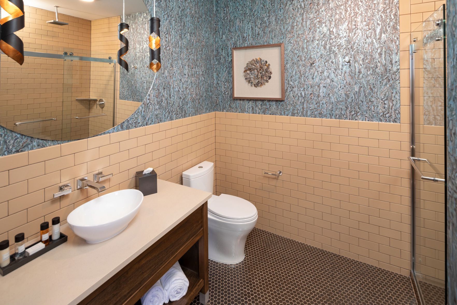 Bathroom | Free toiletries, hair dryer, bathrobes, towels