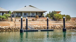 Exterior - 1 Kestrel Place - Beautiful Pet-Friendly Marina Home with a Private Jetty (Exmouth)