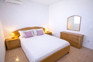 4 chambres, fer et planche à repasser, Wi-Fi gratuit