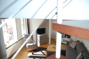 Smart TV, books, music library, stereo