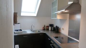 Kühlschrank, Ofen, Herdplatte, Geschirrspüler