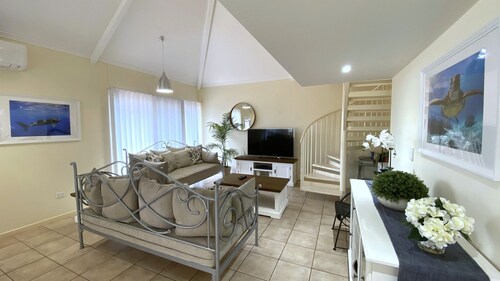 Osprey Holiday Village Unit 110 - Wachen Sie in Ihrem Himmelbett mit Aussicht auf die Vögel auf