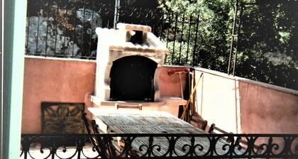 Beautiful house 8 people, swimming pool, 12km from the sea