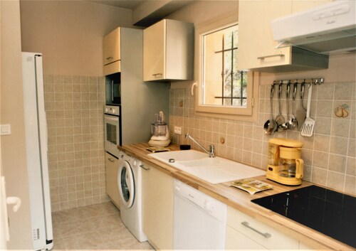 Schönes Haus 8 Personen, Schwimmbad, 12 km vom Meer entfernt